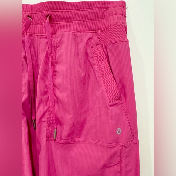 Lululemon Athletica Dance Studio Pants Joggers in Sonic Pink | Size 6 - Picture 6 of 10